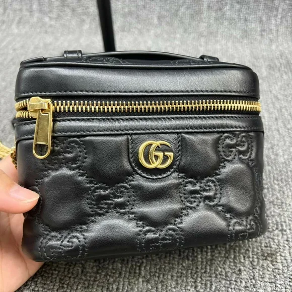 100% Authentic Gucci GG Leather Top Handle Bag 669-110524 - Picture 3 of 16
